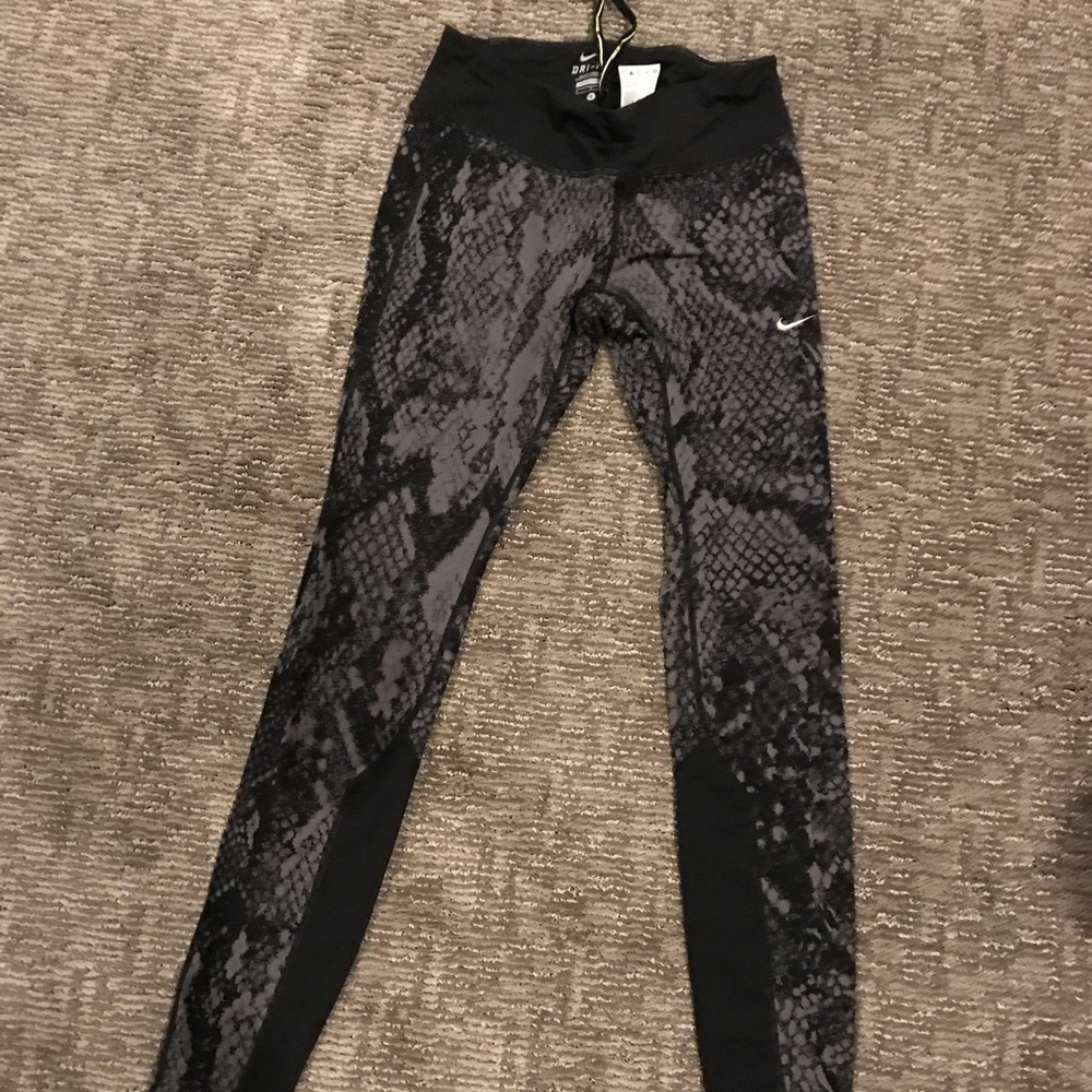 Nike leggings
